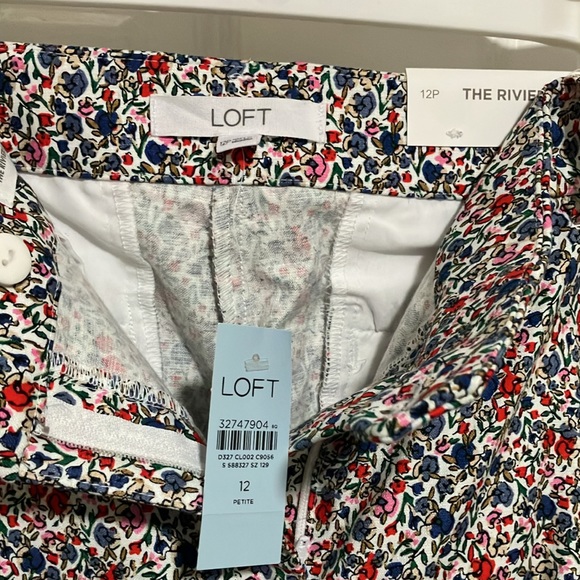 LOFT Riviera Slim cropped chinos in a floral print, size 12P - Picture 3 of 4